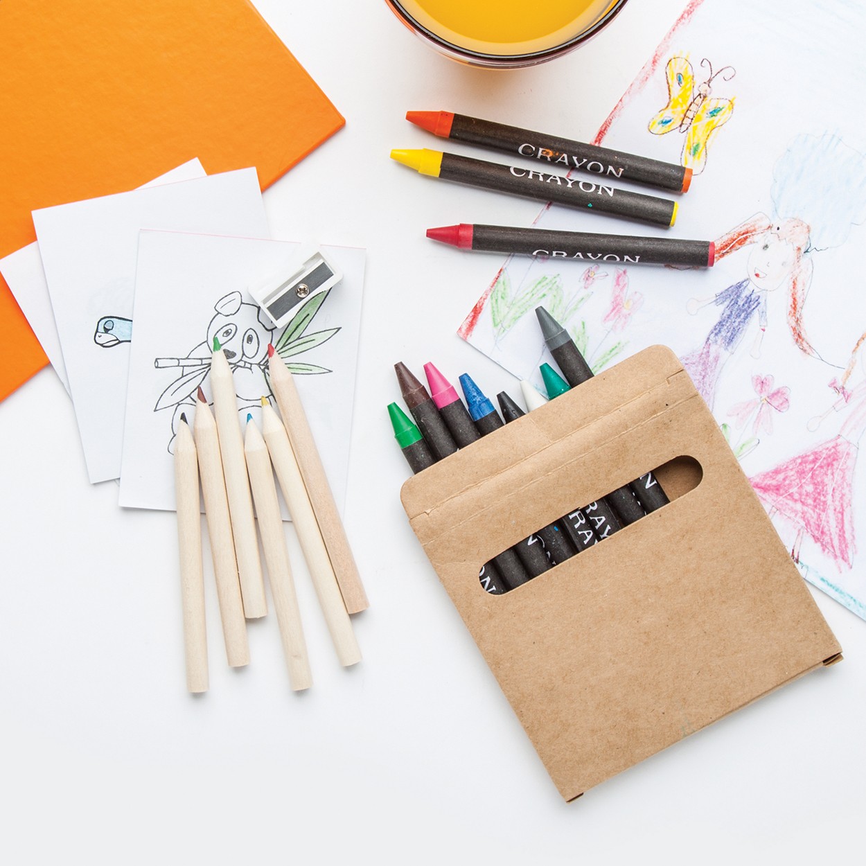 Kolorowe kredki świecowe